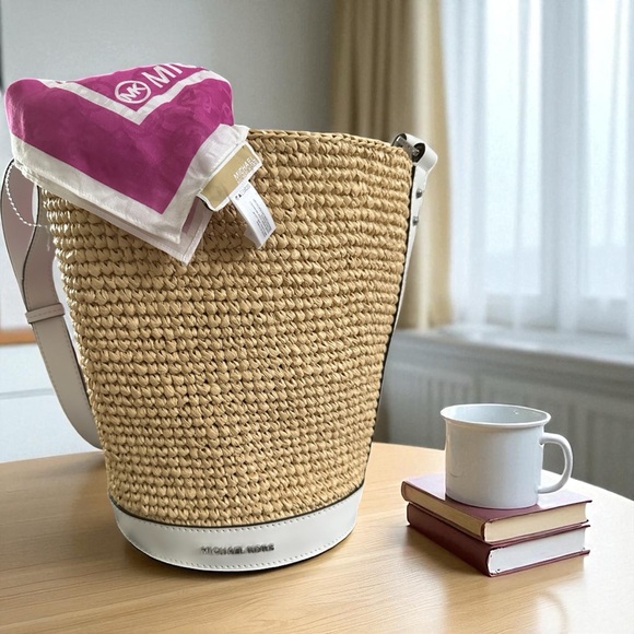 Bundle Michael Kors Townsend Textured Raffia Bucket Bag & Pink Scarf- NEW - Picture 1 of 16